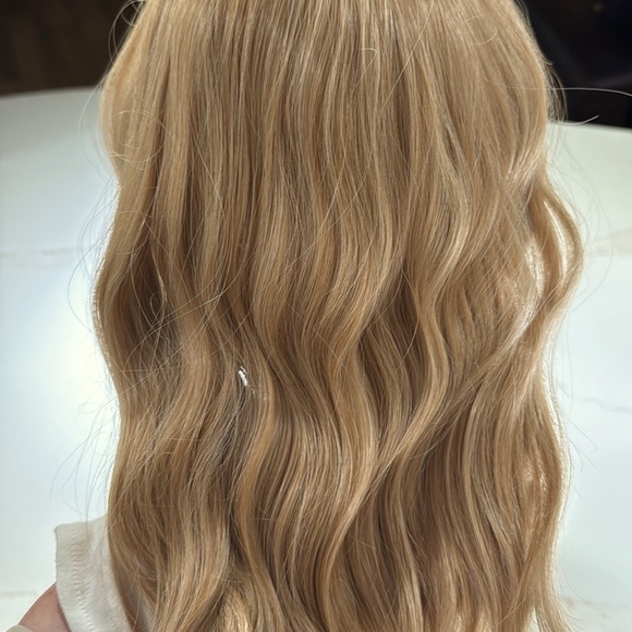 HAIR, 16” Wavy, center part, bangs, Blonde - Picture 5 of 11